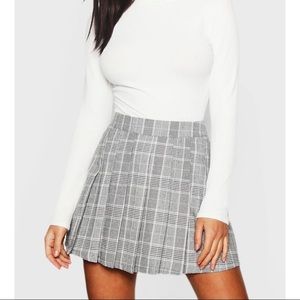 Woven checkered pleated mini skirt
